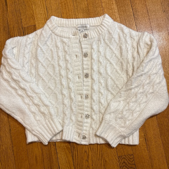 Free Assembly Sweaters - Free Assembly White Chunky Knit Cardigan Size Medium